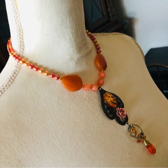 Handcrafted repurpose cabochon filigree pendant Czech glass Pearl necklace - Picture 3 of 9